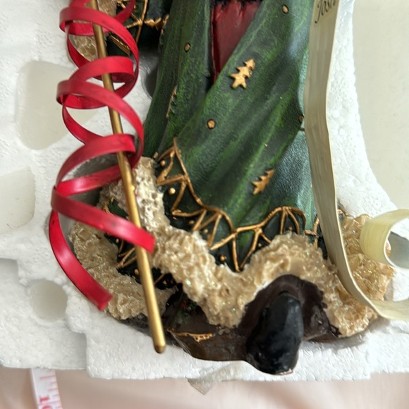 Santa with List figurine Collectible - Picture 4 of 5